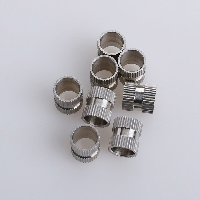 နှစ်ချက်နည်းဖြင့် အခွံမာသီးထည့်ပါ။